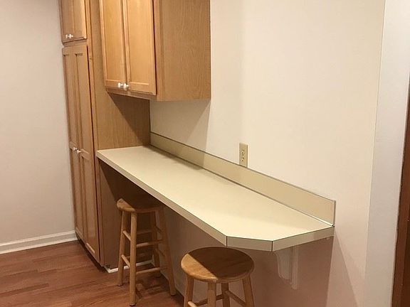5th image of 2707 Franklin Ave E APT B