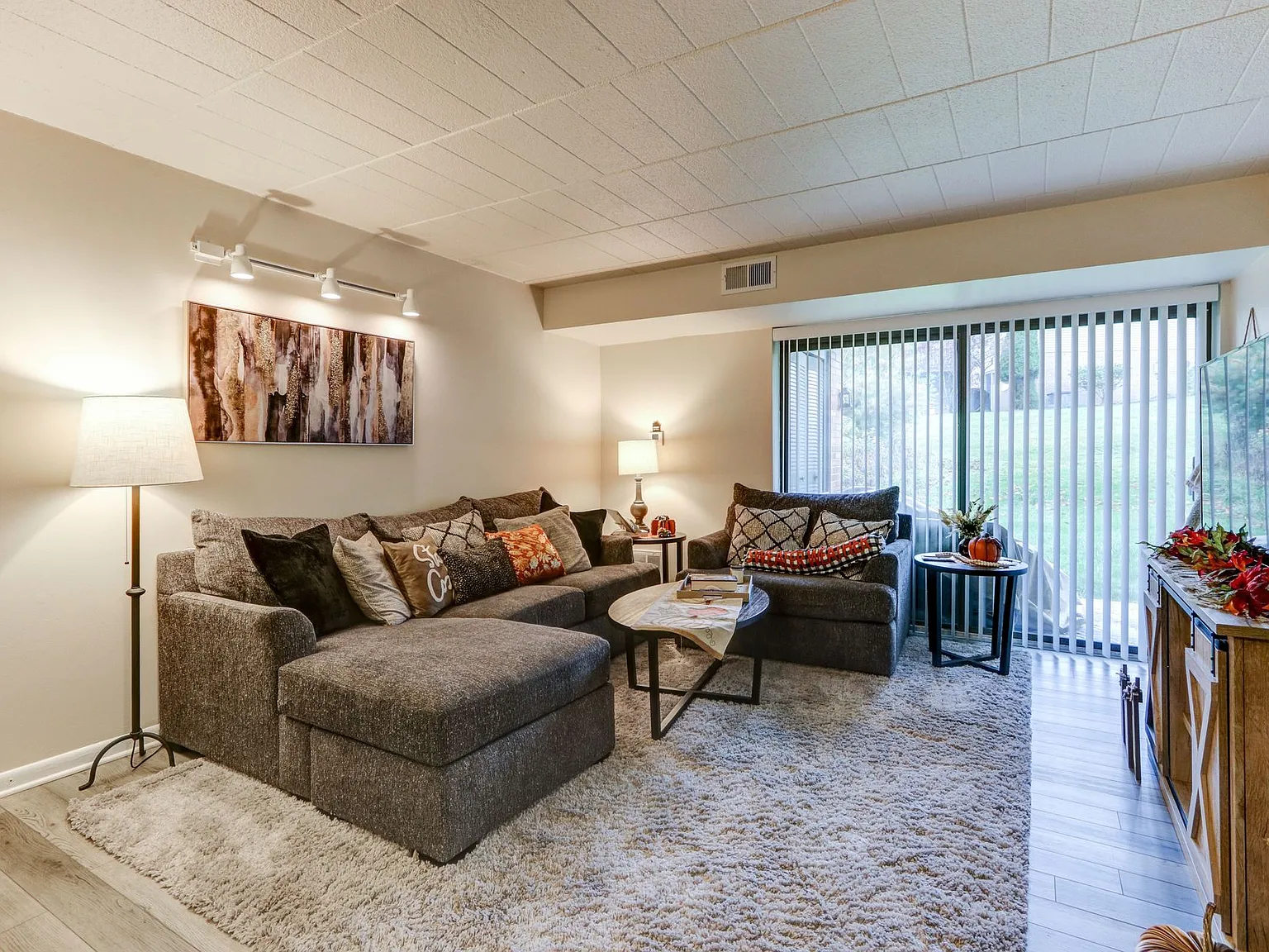 The Atwood Apartments — Photo 2