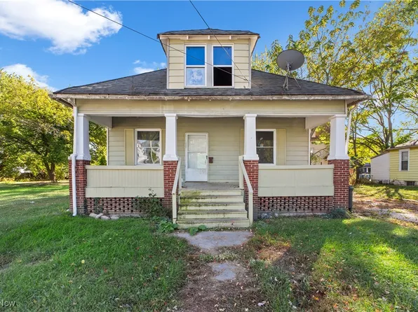 911 W 9th St, Lorain, OH 44052