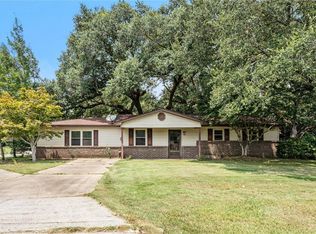 10890 Lockwood Dr, Grand Bay, AL 36541