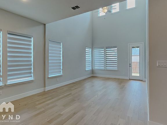 2nd image of 3012 Eleanor Dr