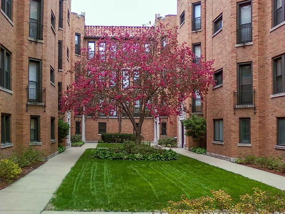 Farwell Apartments