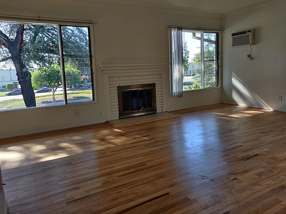 3rd image of 1001 W Huntington Dr APT F