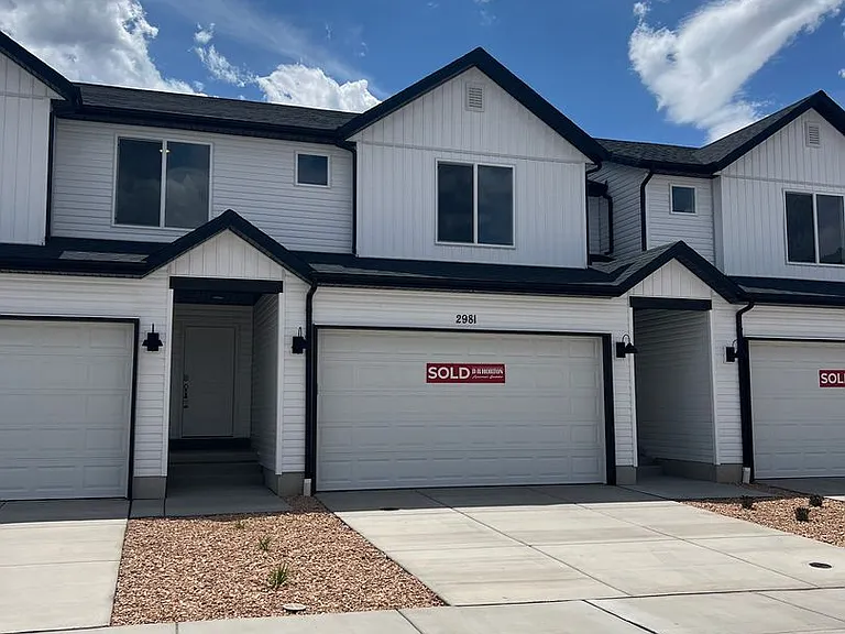 2981 W Graham Loop — Photo 1