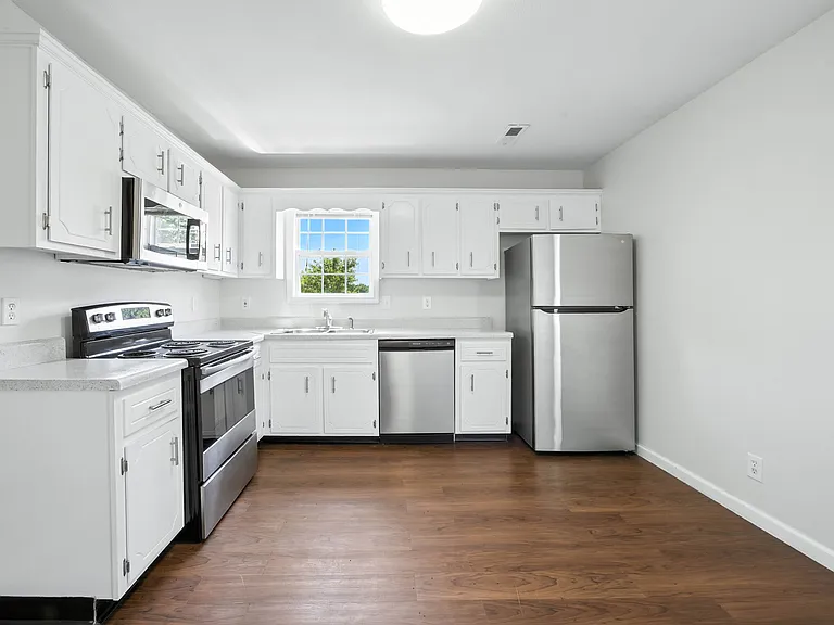 256 Executive Ave #A — Photo 9