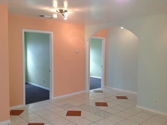 4th image of 1505 Carolyn St