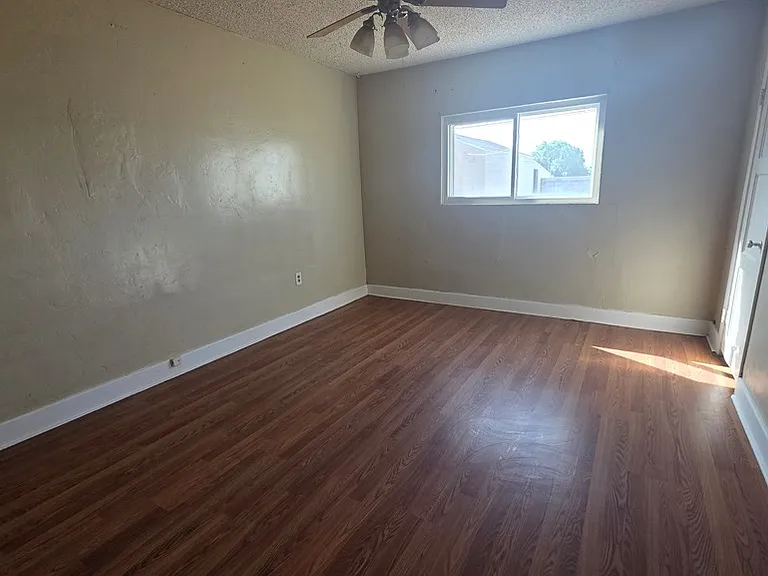2111 W Kentucky Ave — Photo 9