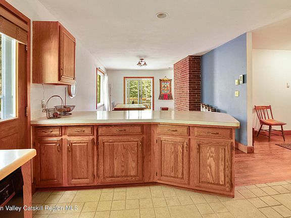 4th image of 44 Dogwood Drive