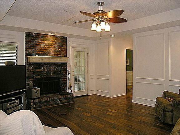 3rd image of 3807 Sandybrook Dr