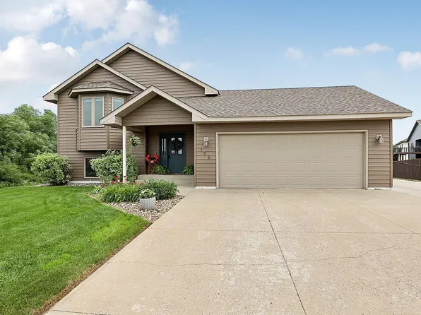 105 Estate Dr, Avon, MN 56310