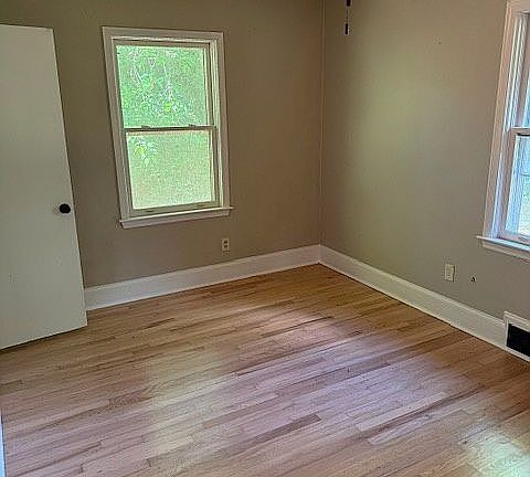 5th image of 459 Whitehead Rd