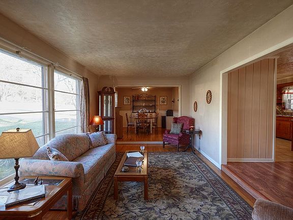 4th image of 124 Oaks Dr