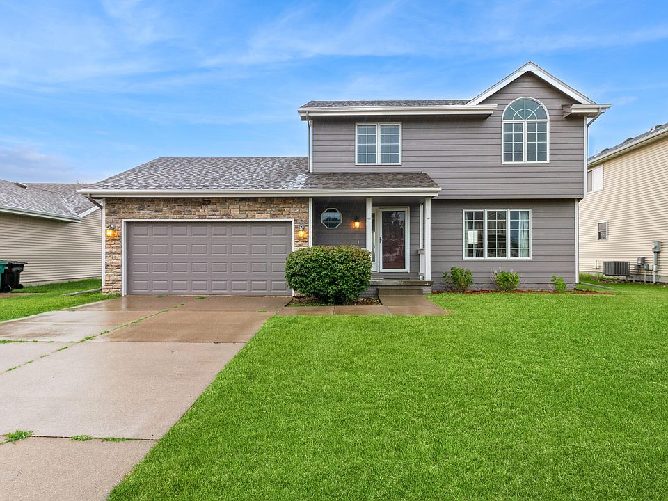 1st image of 2106 NW Lakeside Ct