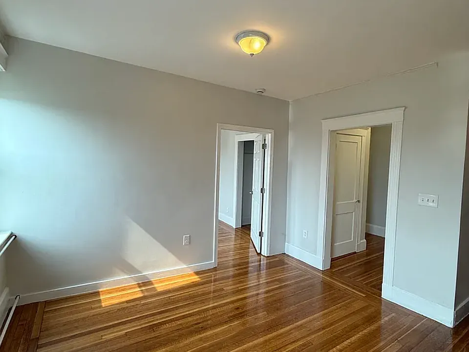 1617 Commonwealth Ave #17B