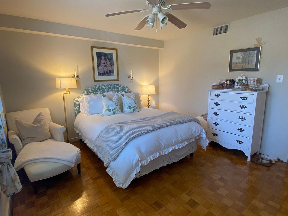 1st image of 501 N Park Dr APT 2