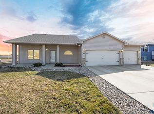 900 Woodmont Ave, Harrisburg, SD 57032