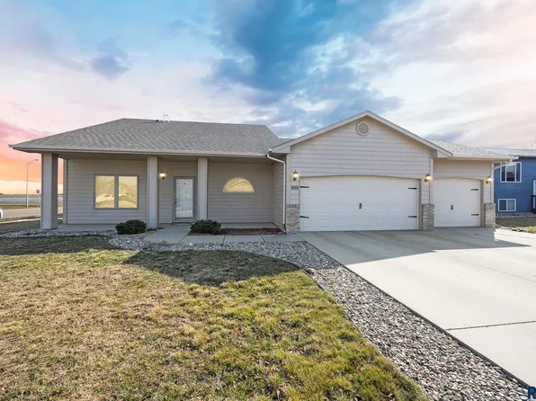 900 Woodmont Ave, Harrisburg, SD 57032
