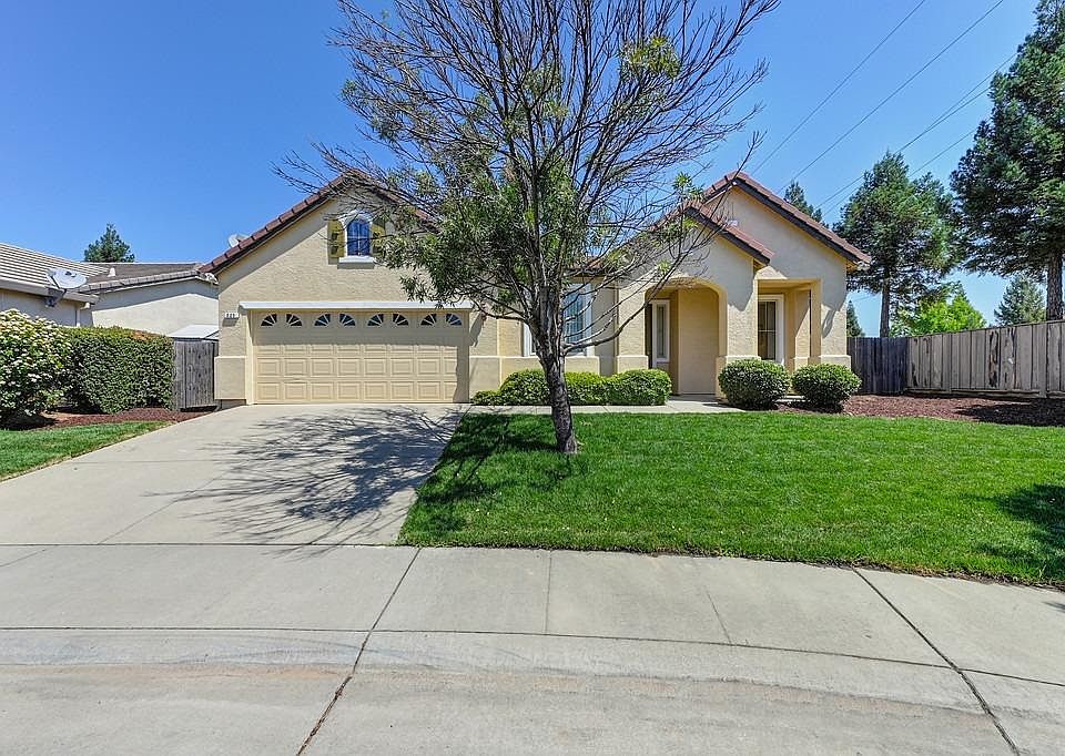 1st image of 225 Pepper Tree Ct