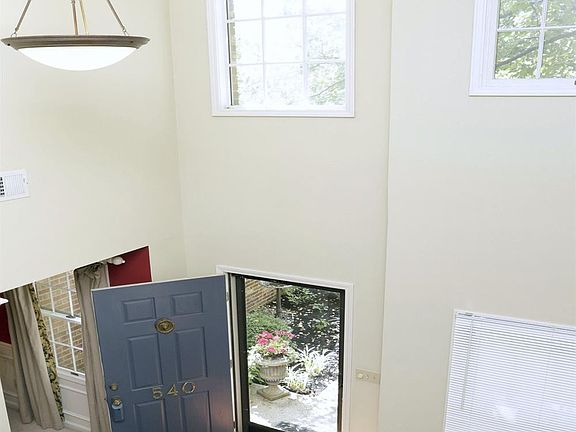 4th image of 540 Amberley Dr