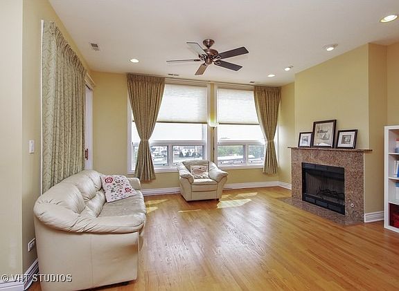 2nd image of 4962 N Milwaukee Ave APT 4B