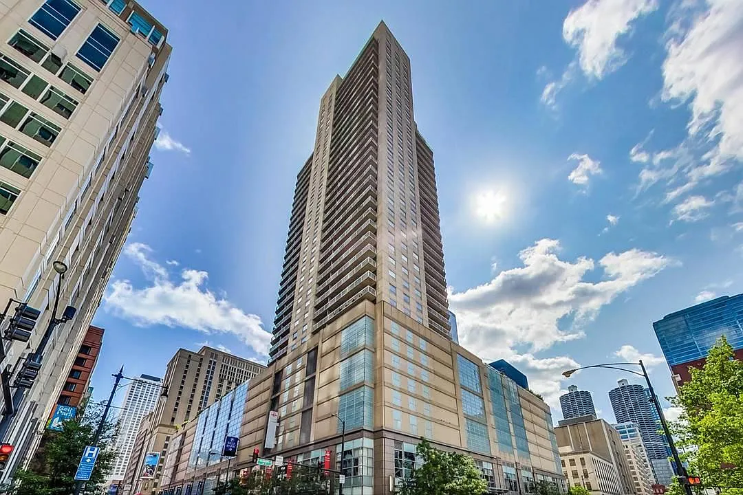 1 bed, 818 sqft, $2,600 — Photo 1