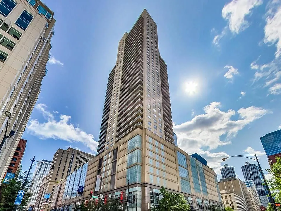 545 N Dearborn St #2803