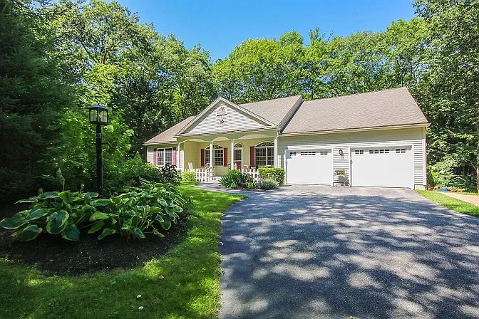 6 Cartier Cir