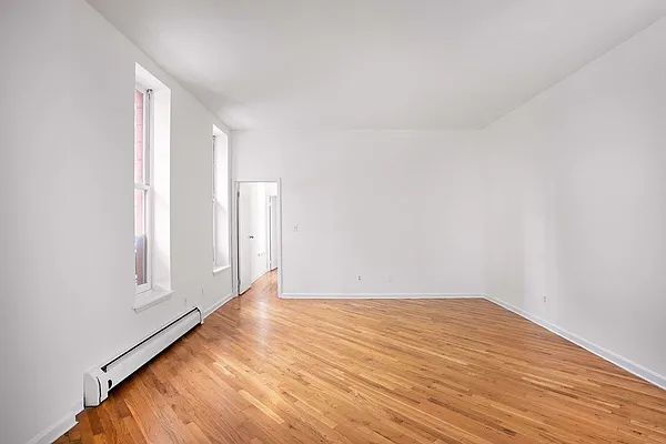 Rented by Waldstar Real Estate LLC | media 41