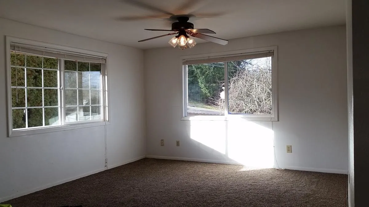 3 bed, 1000 sqft, $1,495 — Photo 1