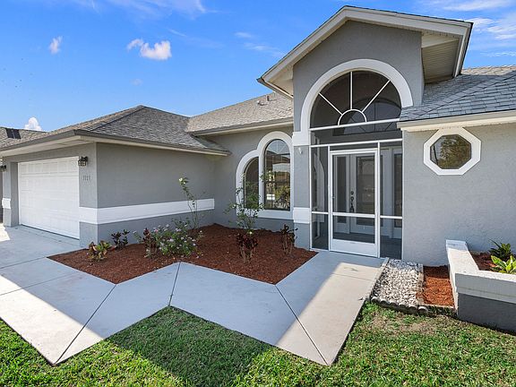 Home For Sale In Port Saint Lucie