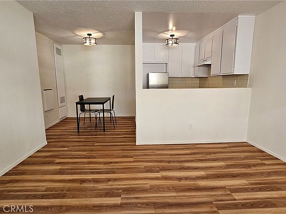 3rd image of 614 S Lake St APT E