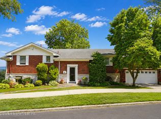 116 Signal Hill Rd, Staten Island, NY 10301