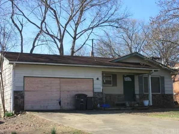 1302 Overview Dr, Jacksonville, AR 72076