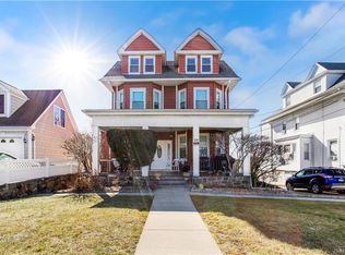 29 Neptune Ave, New Rochelle, NY 10805