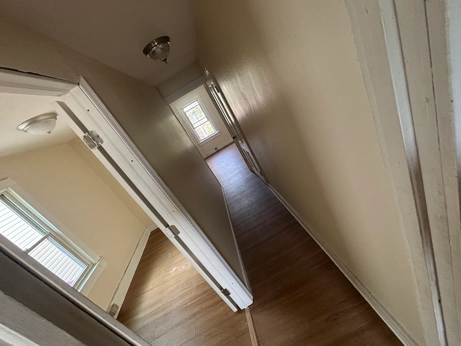 3 bed, 800 sqft, $1,800 — Photo 2