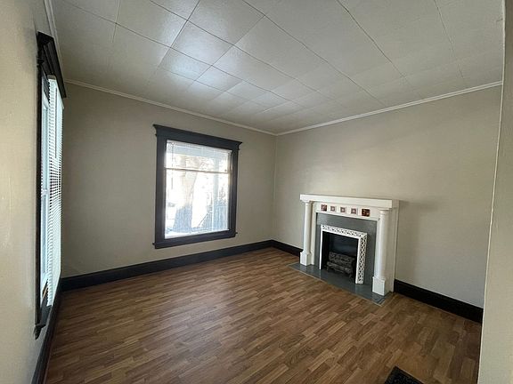 3rd image of 420-422 Douglas St #420