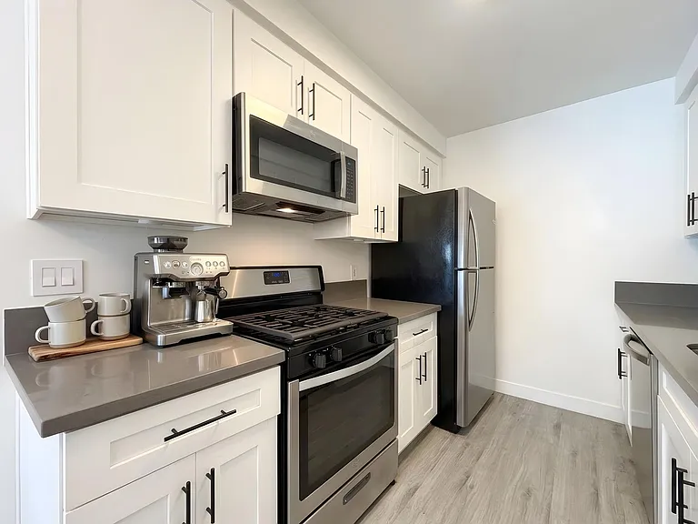 1102 Euclid St — Photo 7