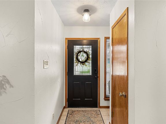3rd image of 8706 Greenleaf Dr