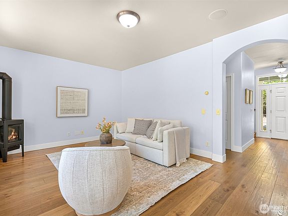 3rd image of 839 Spieden Lane