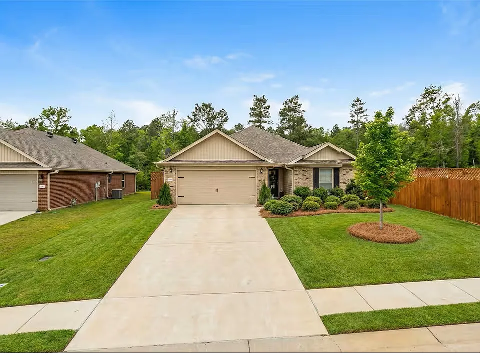 3 bed, $4,200 — Photo 1