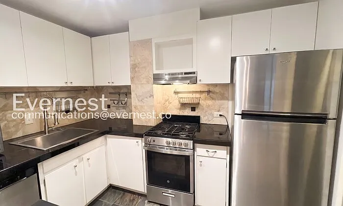 2285 Peachtree Rd NE #1105 — Photo 2