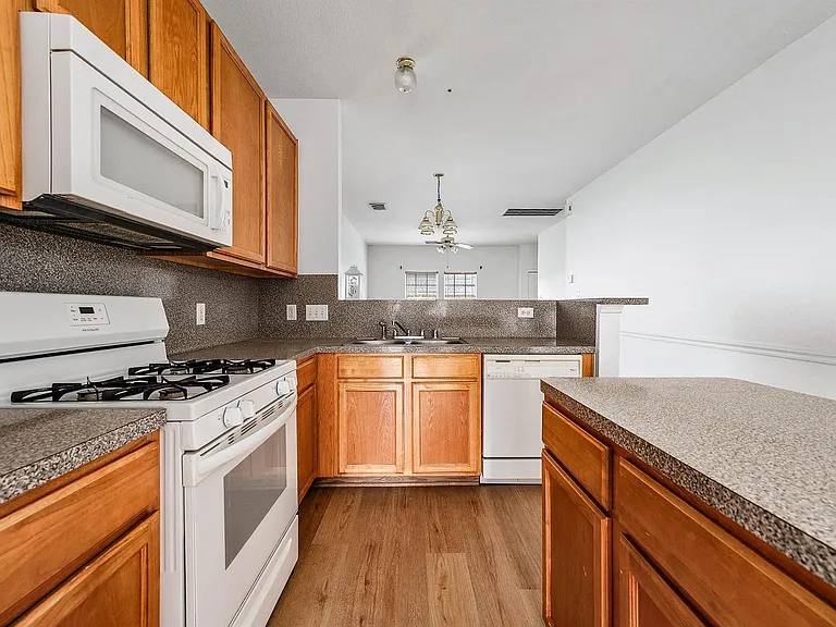 6162 Settlers Lake Cir E — Photo 10
