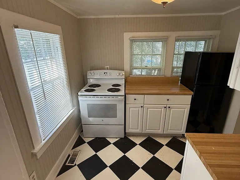 1617B Sunrise Ave — Photo 9