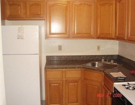 4th image of 405 Beach 48th St #1