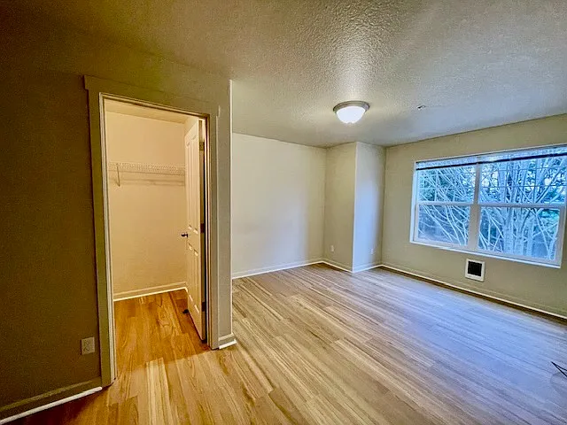 10804 NE Holly St #306 — Photo 10