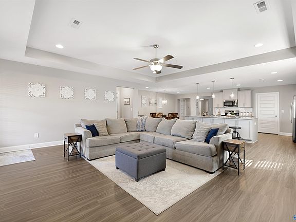 5th image of 372 Willow Bank Cir