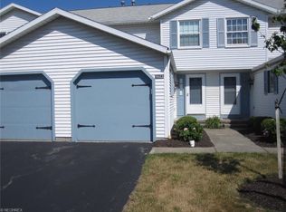 9612 E Idlewood Dr, Twinsburg, OH 44087
