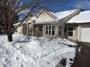 163 Wedgewood Dr, Saint Paul, MN 55115