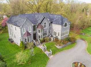 64 Stafford Rd, Colonia, NJ 07067