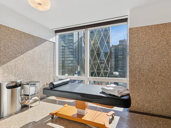 25 Columbus Circle image 12 of 19